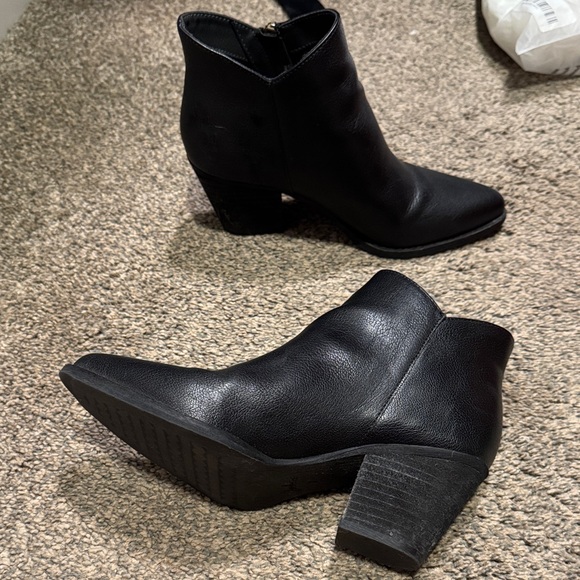 Zodiac Black Ankle Booties - Picture 6 of 6